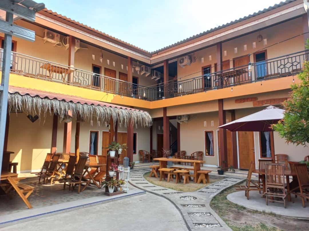 קרימונג'אווה Asta Homestay מראה חיצוני תמונה